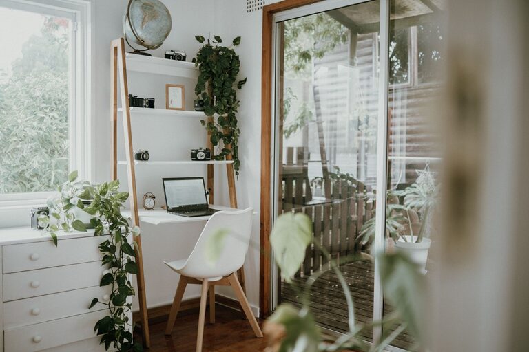Creating a Cozy and Inviting Home Office: Practical Tips
